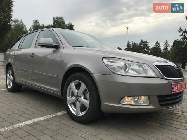 Шкода Октавія 2011 у Луцьку на Automoto.ua Сірий Шкода Октавія, об'ємом двигуна 0 л та пробігом 187 тис. км за 7850 $, фото 15 на Automoto.ua