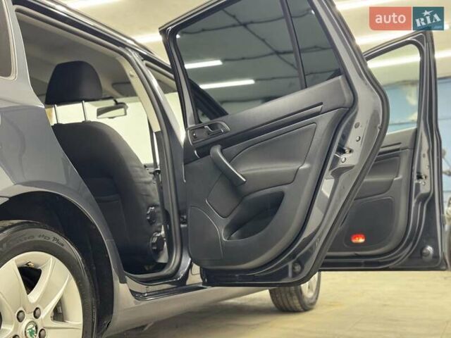 Серый Шкода Октавия, объемом двигателя 2 л и пробегом 217 тыс. км за 10750 $, фото 78 на Automoto.ua