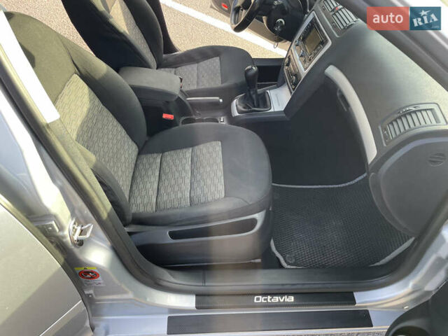 Серый Шкода Октавия, объемом двигателя 1.6 л и пробегом 295 тыс. км за 6800 $, фото 16 на Automoto.ua