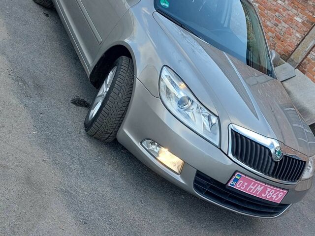 Серый Шкода Октавия, объемом двигателя 1.8 л и пробегом 240 тыс. км за 8550 $, фото 1 на Automoto.ua