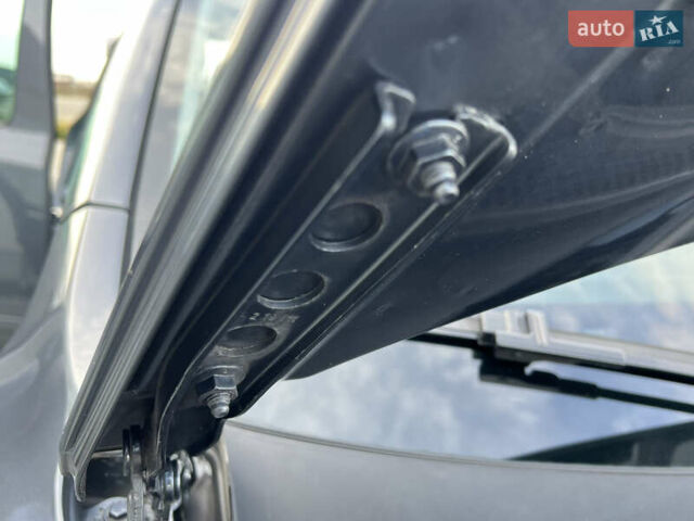 Серый Шкода Октавия, объемом двигателя 2 л и пробегом 211 тыс. км за 13200 $, фото 156 на Automoto.ua