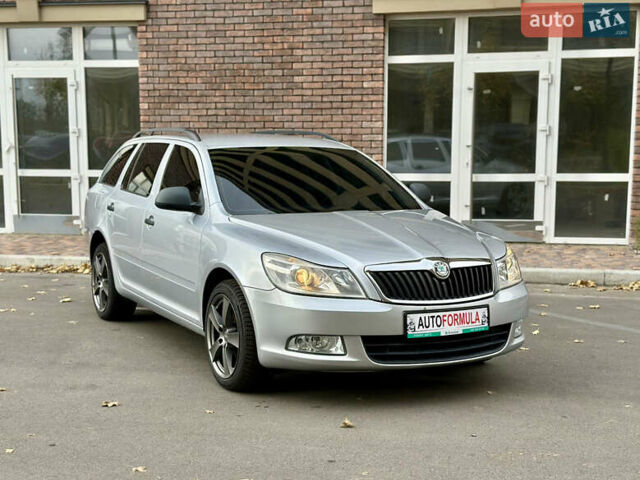 Серый Шкода Октавия, объемом двигателя 1.6 л и пробегом 220 тыс. км за 7690 $, фото 1 на Automoto.ua