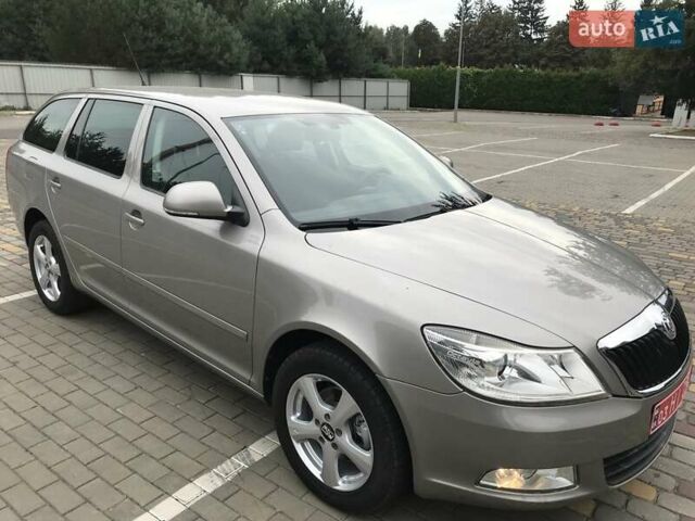 Шкода Октавия 2011 в Луцке на Automoto.ua Серый Шкода Октавия, объемом двигателя 0 л и пробегом 187 тыс. км за 7850 $, фото 14 на Automoto.ua