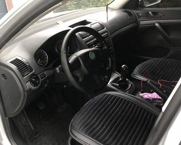 Серый Шкода Октавия, объемом двигателя 1.6 л и пробегом 248 тыс. км за 6700 $, фото 5 на Automoto.ua