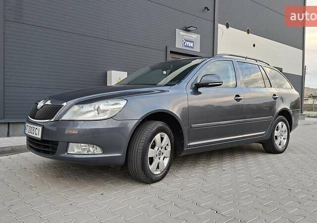 Серый Шкода Октавия, объемом двигателя 1.6 л и пробегом 276 тыс. км за 7500 $, фото 2 на Automoto.ua