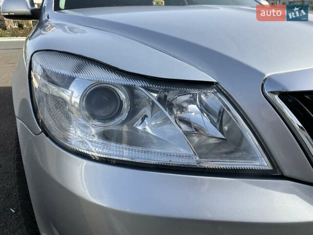 Серый Шкода Октавия, объемом двигателя 1.6 л и пробегом 288 тыс. км за 8500 $, фото 2 на Automoto.ua