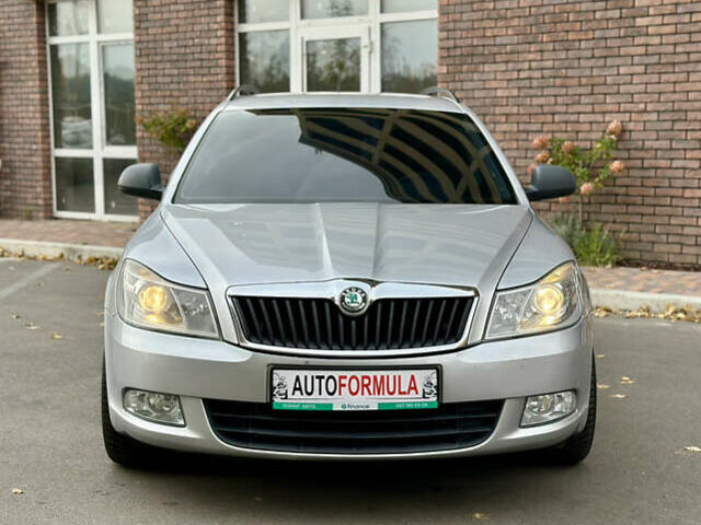 Серый Шкода Октавия, объемом двигателя 1.6 л и пробегом 220 тыс. км за 7690 $, фото 2 на Automoto.ua