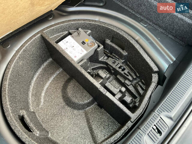 Серый Шкода Октавия, объемом двигателя 2 л и пробегом 211 тыс. км за 13200 $, фото 116 на Automoto.ua