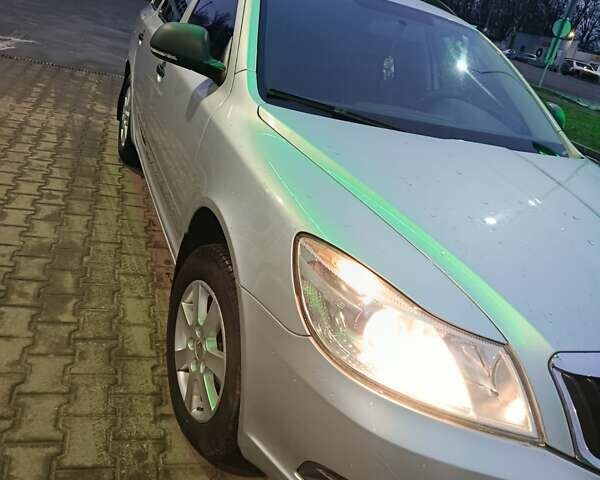 Сірий Шкода Октавія, об'ємом двигуна 1.6 л та пробігом 266 тис. км за 7500 $, фото 6 на Automoto.ua