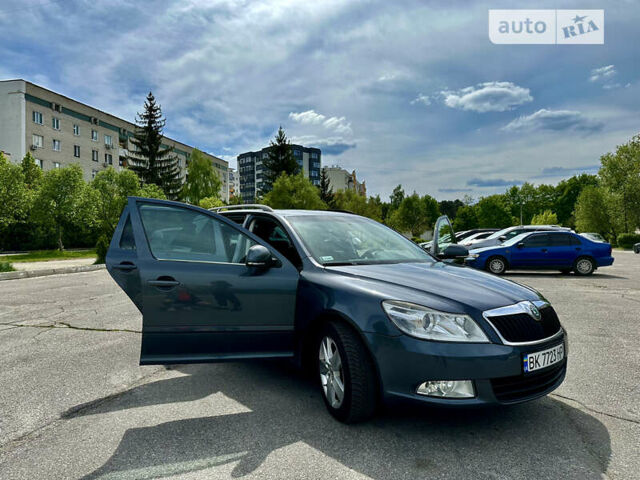 Сірий Шкода Октавія, об'ємом двигуна 1.97 л та пробігом 300 тис. км за 8350 $, фото 1 на Automoto.ua