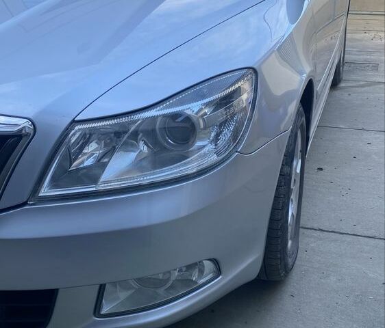 Серый Шкода Октавия, объемом двигателя 1.6 л и пробегом 220 тыс. км за 8100 $, фото 1 на Automoto.ua