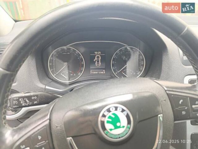 Сірий Шкода Октавія, об'ємом двигуна 2 л та пробігом 212 тис. км за 10500 $, фото 4 на Automoto.ua