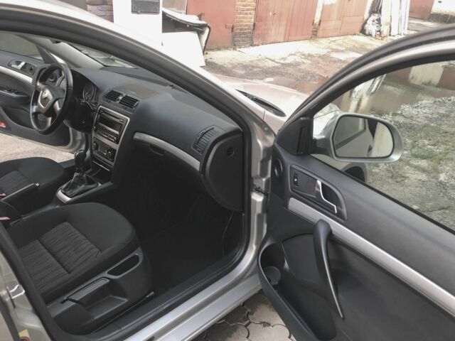 Серый Шкода Октавия, объемом двигателя 0 л и пробегом 187 тыс. км за 7850 $, фото 15 на Automoto.ua