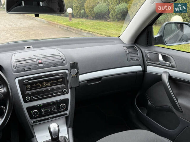 Серый Шкода Октавия, объемом двигателя 1.6 л и пробегом 248 тыс. км за 8500 $, фото 44 на Automoto.ua