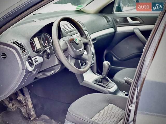 Серый Шкода Октавия, объемом двигателя 1.4 л и пробегом 221 тыс. км за 7400 $, фото 8 на Automoto.ua