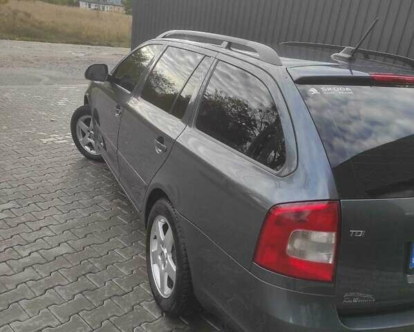 Шкода Октавія 2011 у Боярка на Automoto.ua Сірий Шкода Октавія, об'ємом двигуна 1.6 л та пробігом 290 тис. км за 8700 $, фото 2 на Automoto.ua