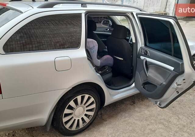 Серый Шкода Октавия, объемом двигателя 0 л и пробегом 255 тыс. км за 10600 $, фото 6 на Automoto.ua