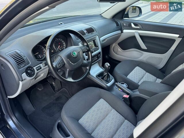 Серый Шкода Октавия, объемом двигателя 1.6 л и пробегом 207 тыс. км за 9800 $, фото 39 на Automoto.ua
