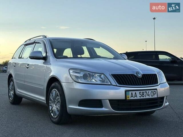 Серый Шкода Октавия, объемом двигателя 1.6 л и пробегом 238 тыс. км за 7900 $, фото 3 на Automoto.ua