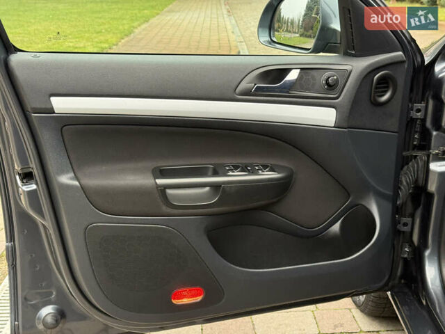 Серый Шкода Октавия, объемом двигателя 1.6 л и пробегом 248 тыс. км за 8350 $, фото 20 на Automoto.ua