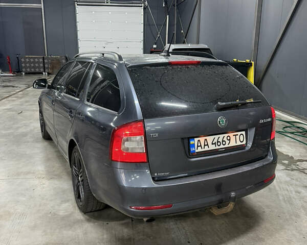 Серый Шкода Октавия, объемом двигателя 1.6 л и пробегом 307 тыс. км за 5800 $, фото 1 на Automoto.ua
