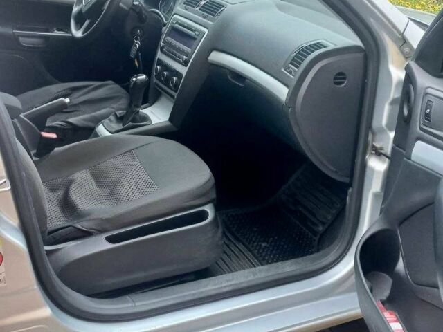 Сірий Шкода Октавія, об'ємом двигуна 1.8 л та пробігом 140 тис. км за 8496 $, фото 4 на Automoto.ua