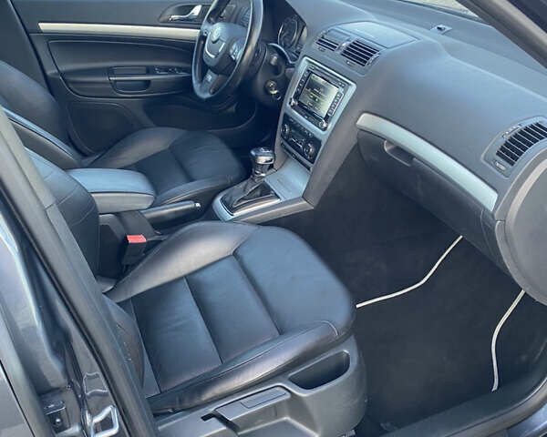 Серый Шкода Октавия, объемом двигателя 2 л и пробегом 218 тыс. км за 9900 $, фото 34 на Automoto.ua