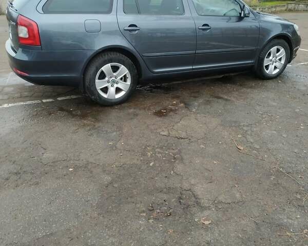 Серый Шкода Октавия, объемом двигателя 1.2 л и пробегом 239 тыс. км за 6000 $, фото 2 на Automoto.ua