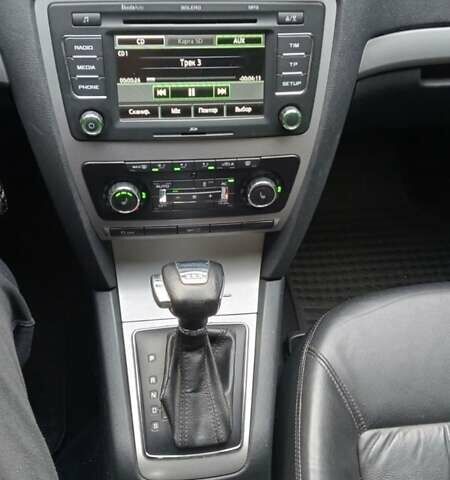 Шкода Октавия 2011 в Рахове на Automoto.ua Серый Шкода Октавия, объемом двигателя 1.6 л и пробегом 202 тыс. км за 9300 $, фото 4 на Automoto.ua