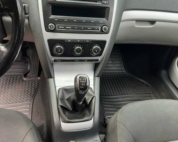 Сірий Шкода Октавія, об'ємом двигуна 1.6 л та пробігом 204 тис. км за 9500 $, фото 17 на Automoto.ua