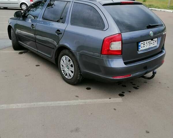 Серый Шкода Октавия, объемом двигателя 1.2 л и пробегом 220 тыс. км за 8000 $, фото 2 на Automoto.ua