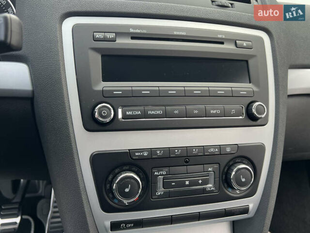 Серый Шкода Октавия, объемом двигателя 2 л и пробегом 211 тыс. км за 12850 $, фото 83 на Automoto.ua