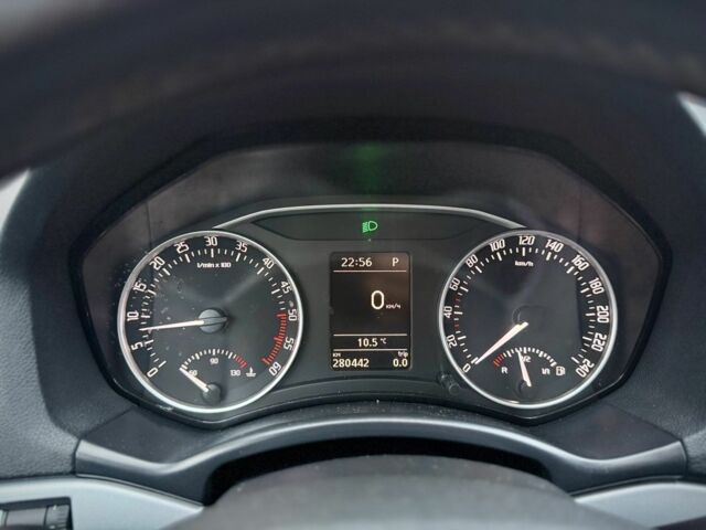 Сірий Шкода Октавія, об'ємом двигуна 1.6 л та пробігом 228 тис. км за 7900 $, фото 6 на Automoto.ua