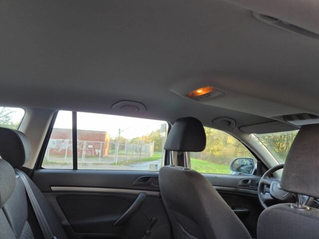 Серый Шкода Октавия, объемом двигателя 1 л и пробегом 225 тыс. км за 6600 $, фото 1 на Automoto.ua