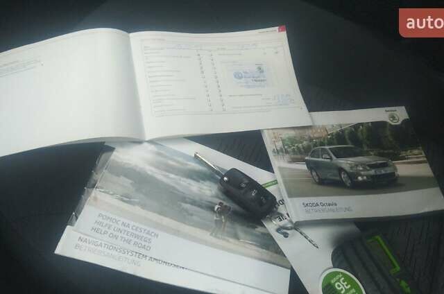 Сірий Шкода Октавія, об'ємом двигуна 1.6 л та пробігом 272 тис. км за 8299 $, фото 3 на Automoto.ua