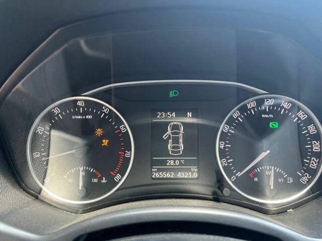 Сірий Шкода Октавія, об'ємом двигуна 1.2 л та пробігом 260 тис. км за 7000 $, фото 2 на Automoto.ua