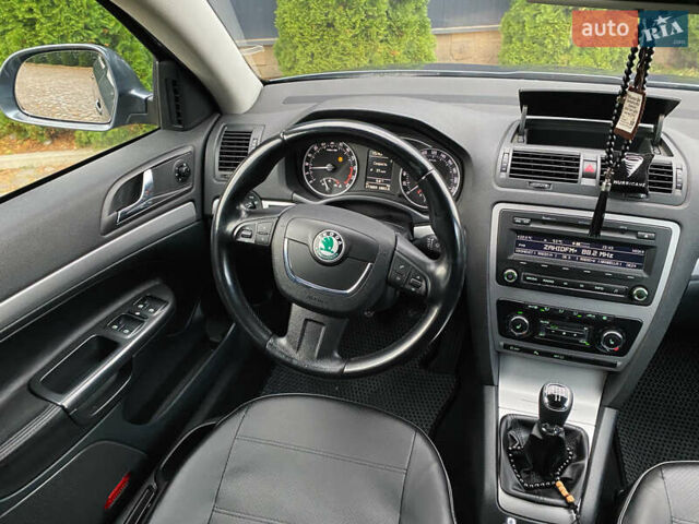 Шкода Октавия 2011 в Мукачеве на Automoto.ua Серый Шкода Октавия, объемом двигателя 1.6 л и пробегом 273 тыс. км за 8000 $, фото 42 на Automoto.ua