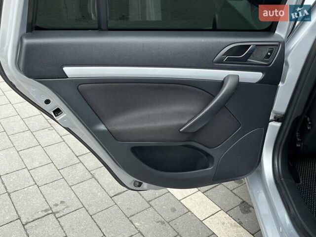 Серый Шкода Октавия, объемом двигателя 1.99 л и пробегом 234 тыс. км за 9800 $, фото 52 на Automoto.ua