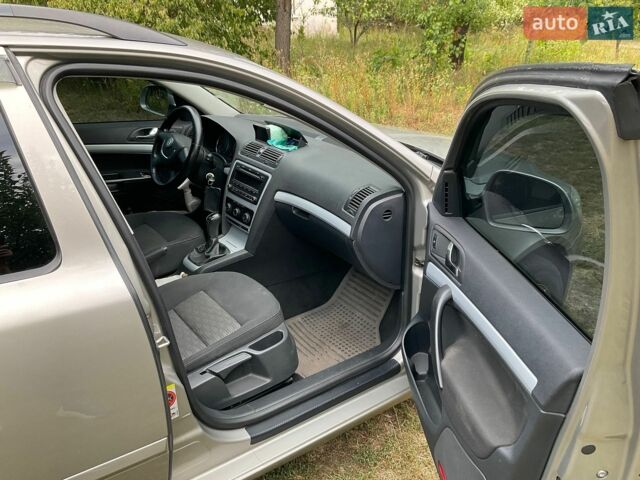 Сірий Шкода Октавія, об'ємом двигуна 1.6 л та пробігом 251 тис. км за 7800 $, фото 9 на Automoto.ua