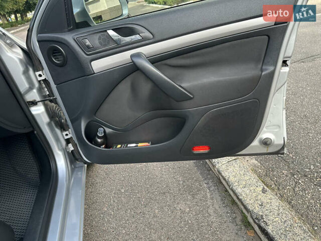 Серый Шкода Октавия, объемом двигателя 1.6 л и пробегом 282 тыс. км за 8200 $, фото 5 на Automoto.ua