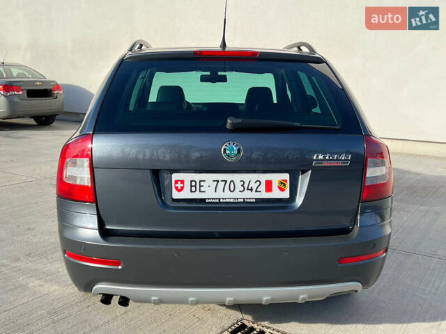 Серый Шкода Октавия, объемом двигателя 2 л и пробегом 211 тыс. км за 12850 $, фото 211 на Automoto.ua