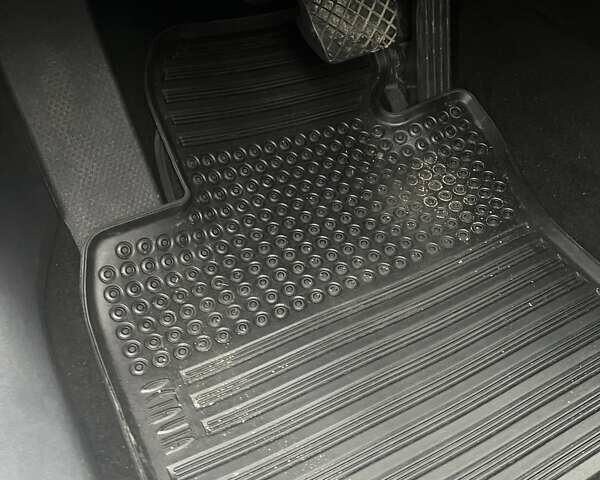 Сірий Шкода Октавія, об'ємом двигуна 2 л та пробігом 184 тис. км за 11300 $, фото 41 на Automoto.ua