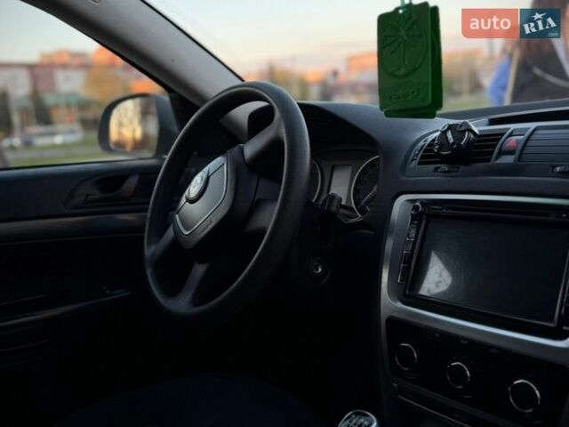 Серый Шкода Октавия, объемом двигателя 1.6 л и пробегом 223 тыс. км за 7800 $, фото 14 на Automoto.ua