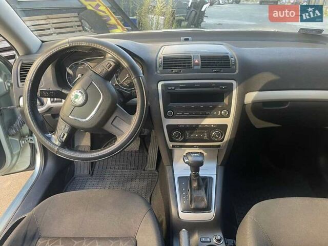 Серый Шкода Октавия, объемом двигателя 1.8 л и пробегом 236 тыс. км за 9600 $, фото 11 на Automoto.ua