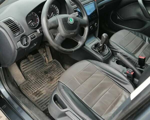 Серый Шкода Октавия, объемом двигателя 1.2 л и пробегом 220 тыс. км за 8000 $, фото 8 на Automoto.ua