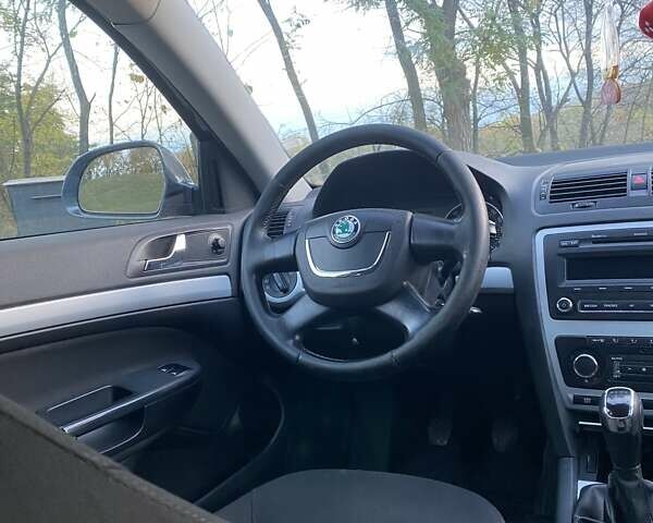 Серый Шкода Октавия, объемом двигателя 1.6 л и пробегом 261 тыс. км за 7850 $, фото 12 на Automoto.ua