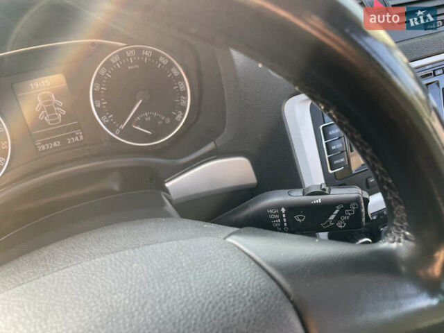 Серый Шкода Октавия, объемом двигателя 1.6 л и пробегом 295 тыс. км за 6800 $, фото 23 на Automoto.ua