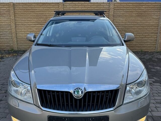 Шкода Октавія 2011 у Миколаєві на Automoto.ua Сірий Шкода Октавія, об'ємом двигуна 1.6 л та пробігом 160 тис. км за 8800 $, фото 2 на Automoto.ua