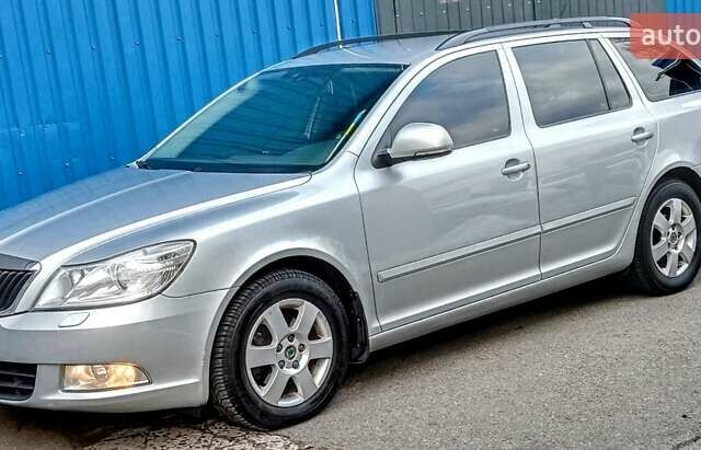 Серый Шкода Октавия, объемом двигателя 1.6 л и пробегом 202 тыс. км за 9500 $, фото 1 на Automoto.ua