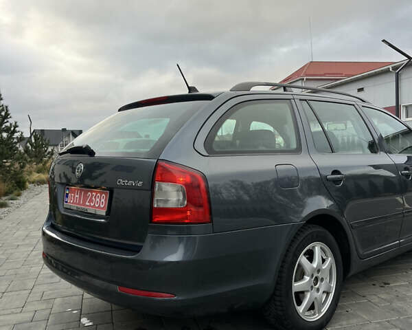 Сірий Шкода Октавія, об'ємом двигуна 1.8 л та пробігом 232 тис. км за 7200 $, фото 11 на Automoto.ua